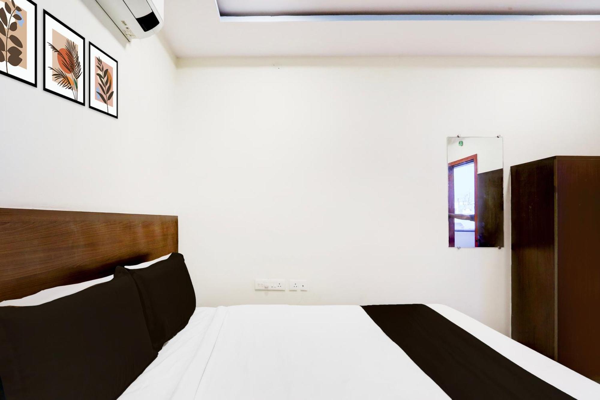 Super Hotel O At Home Hotel Darbar Hajdarábád Exteriér fotografie